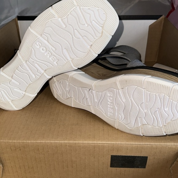 SOREL SHOES - Picture 3 of 7